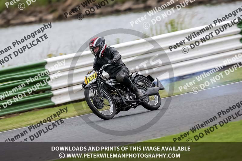 Vintage motorcycle club;eventdigitalimages;mallory park;mallory park trackday photographs;no limits trackdays;peter wileman photography;trackday digital images;trackday photos;vmcc festival 1000 bikes photographs